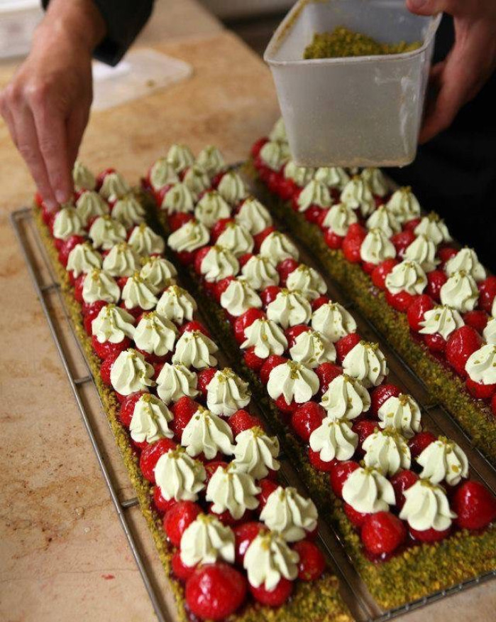 Tarte Trocadéro Fraises Pistache 13 pers