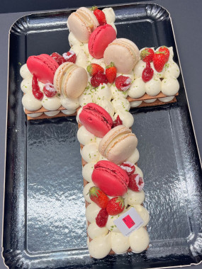 Number Cake Forme de Croix 12 pers Vanille Fruits Rouges