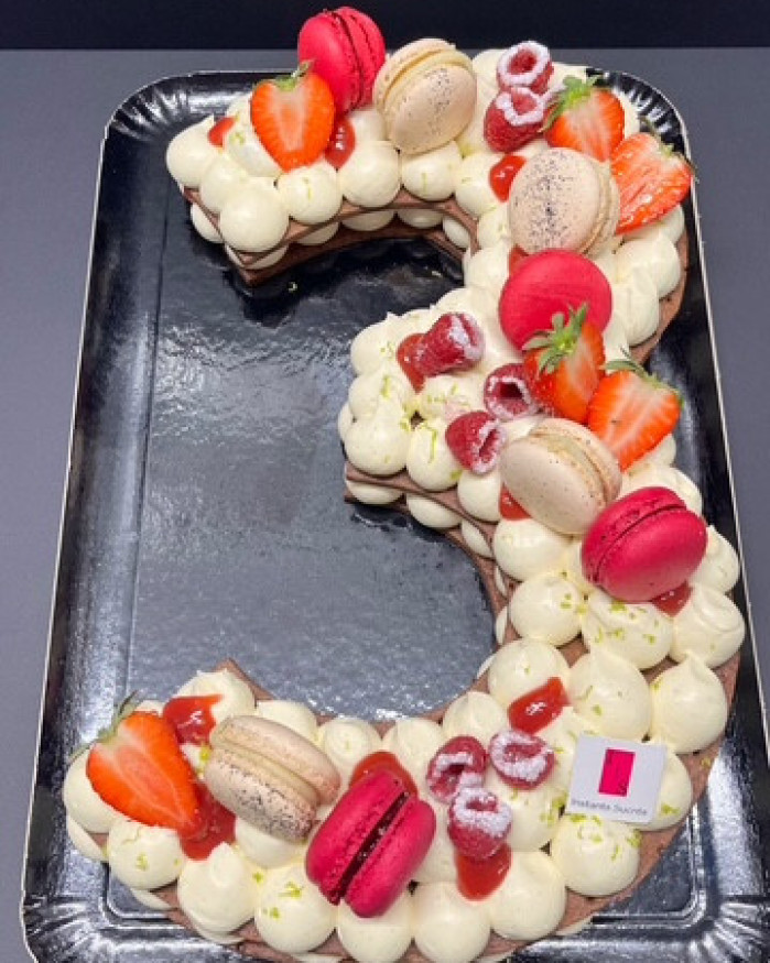 Number Cake 12 pers - Chiffre 3 (vanille fruits rouges)